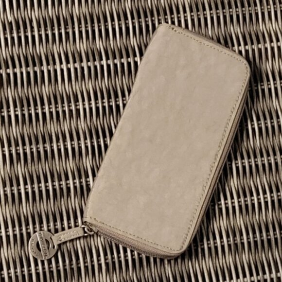 Travelon Wallet Zipper Neutral with Floral Lining - Picture 5 of 9